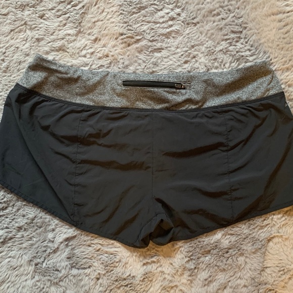 💥$11 - Nike Dri-Fit Shorts 🩳 size L - grey Nike shorts - Picture 4 of 5